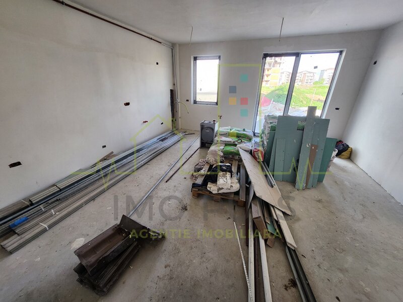 Etaj intermediar. Zona Esso. Etaj 2. Bloc nou 2025